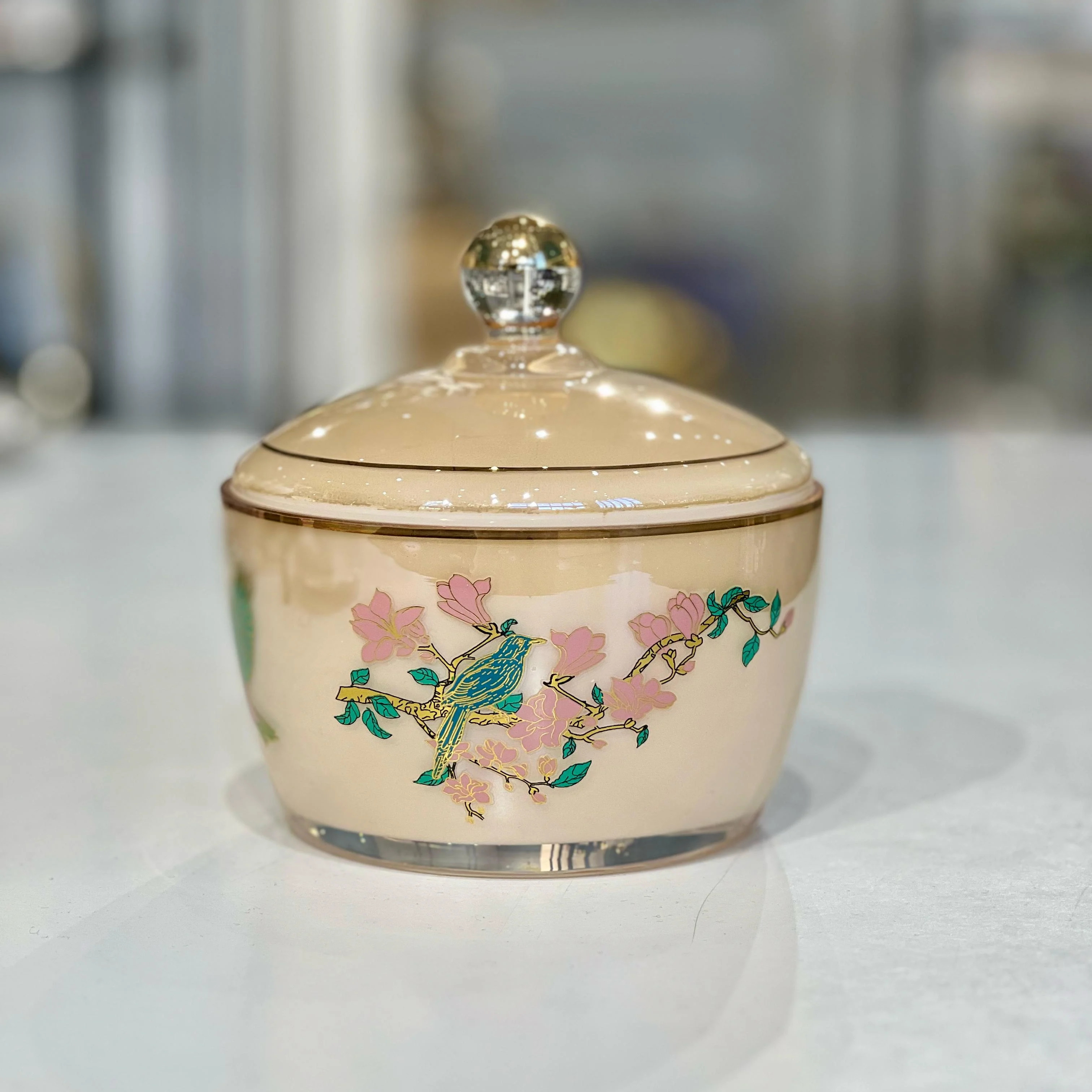 تمرية عصفور من سوليتير، لون بيج وذهبي